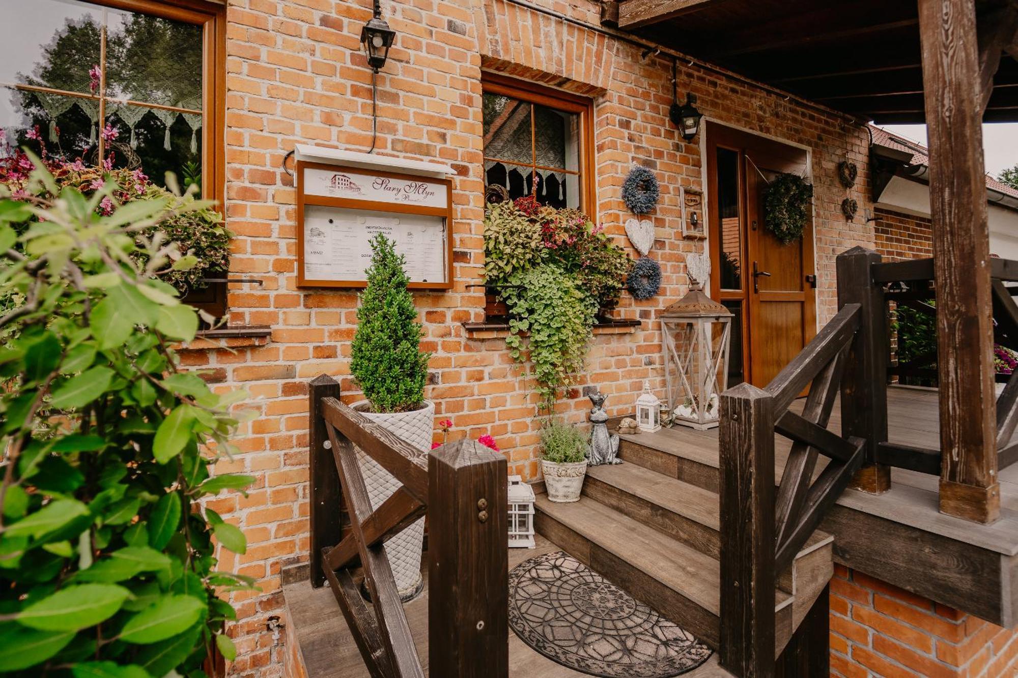 Villa Stary Mlyn W Brzeznicy Brzeznica  Esterno foto